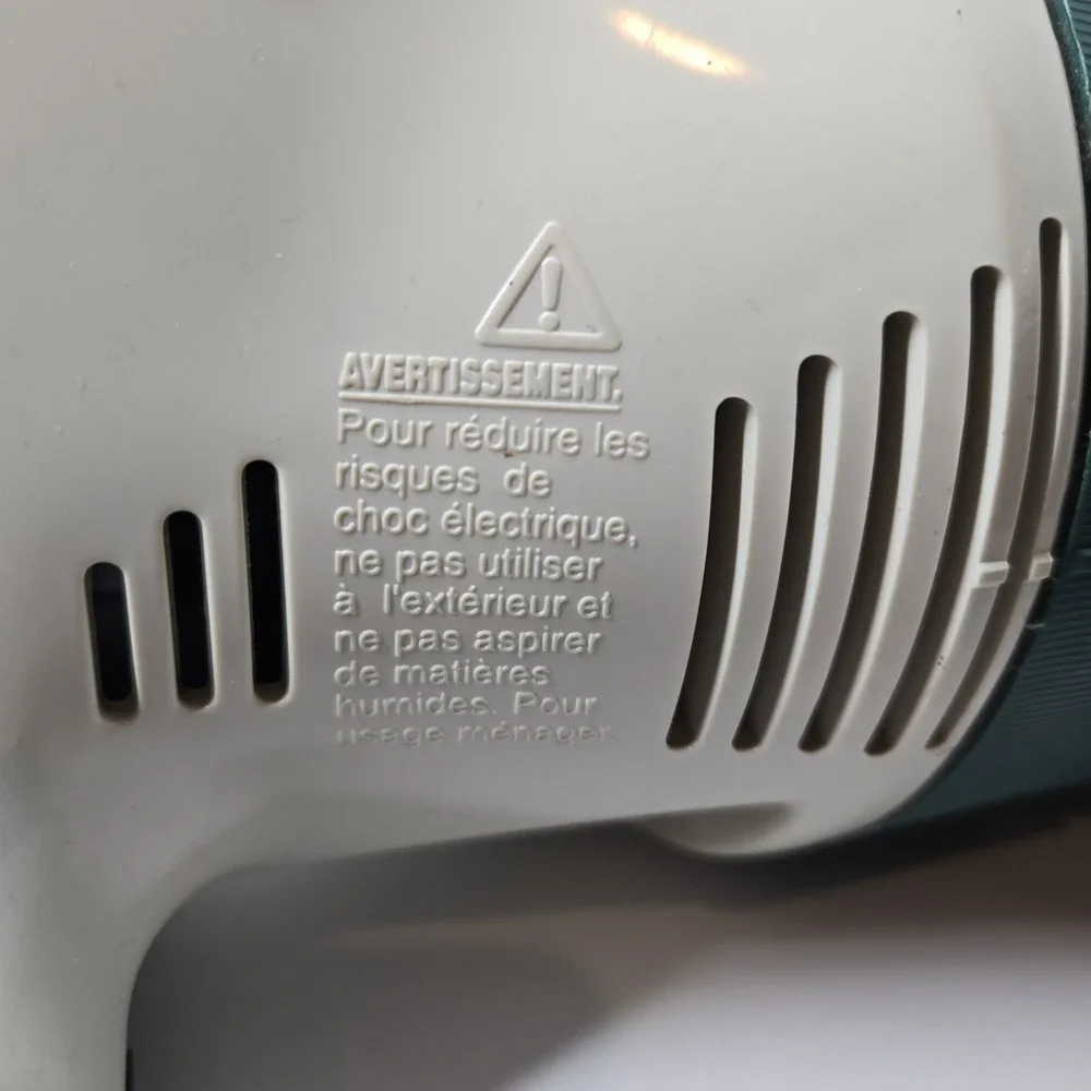 VTG Bissell Handheld Vacuum‎ Cleaner 3065, AC 120 Volt 1.8 Amp WORKS GREAT! EUC